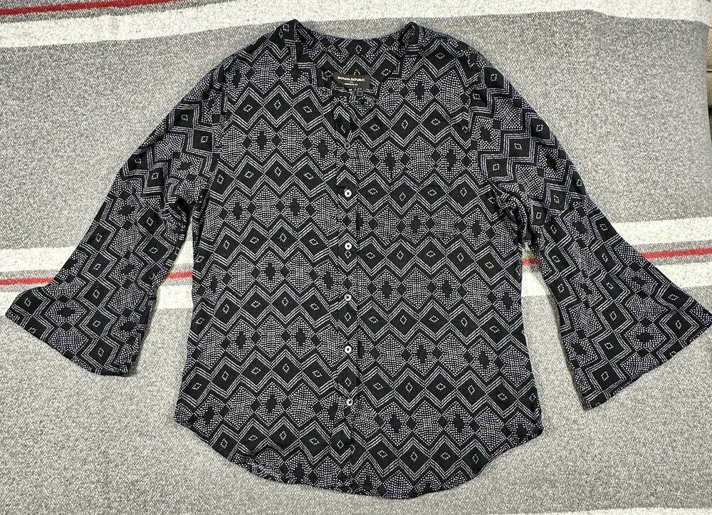 Banana Republic Women’s Blouse Size M Black White Geometric Print Bell Sleeves